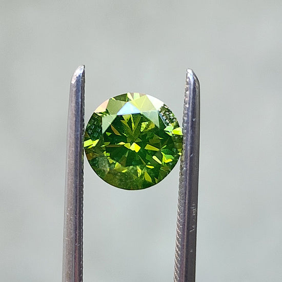 1.01ct Irradiated Natural Green Round Brilliant Diamond