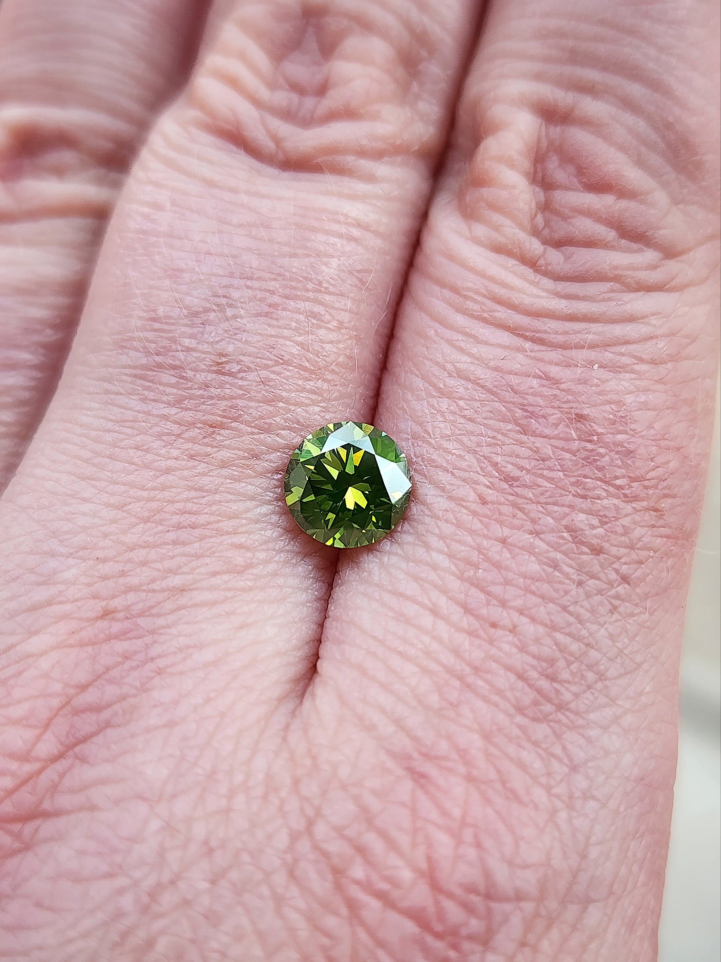 1.34ct Irradiated Natural Green Round Brilliant Diamond