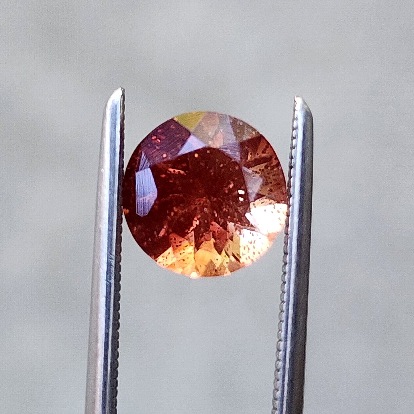 1.11ct Natural Round Faceted Oregon Sunstone 6.9mm