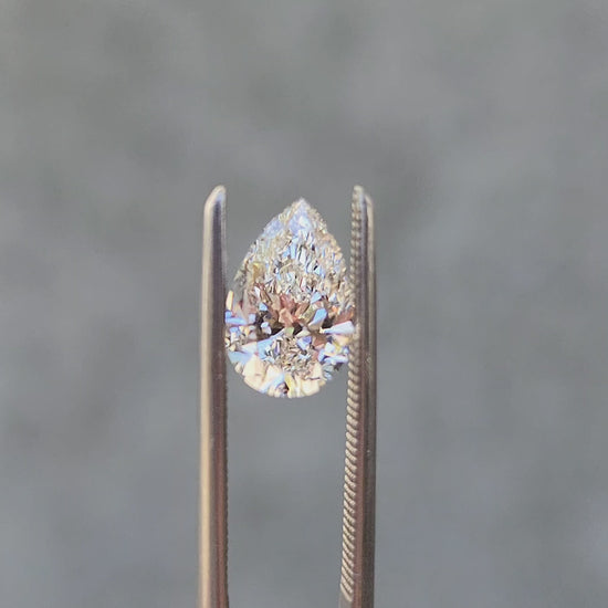 Load and play video in Gallery viewer, 1.01ct Pear Lab Diamond G/VS1
