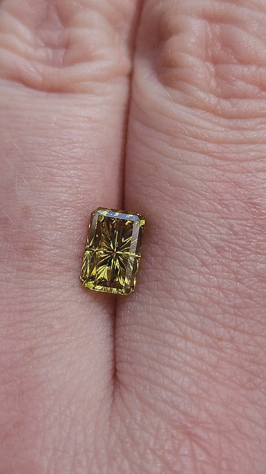 Load and play video in Gallery viewer, 1.88ct Natural Rectangle Mali Garnet Oval - Star Brite Cut by John Dyer
