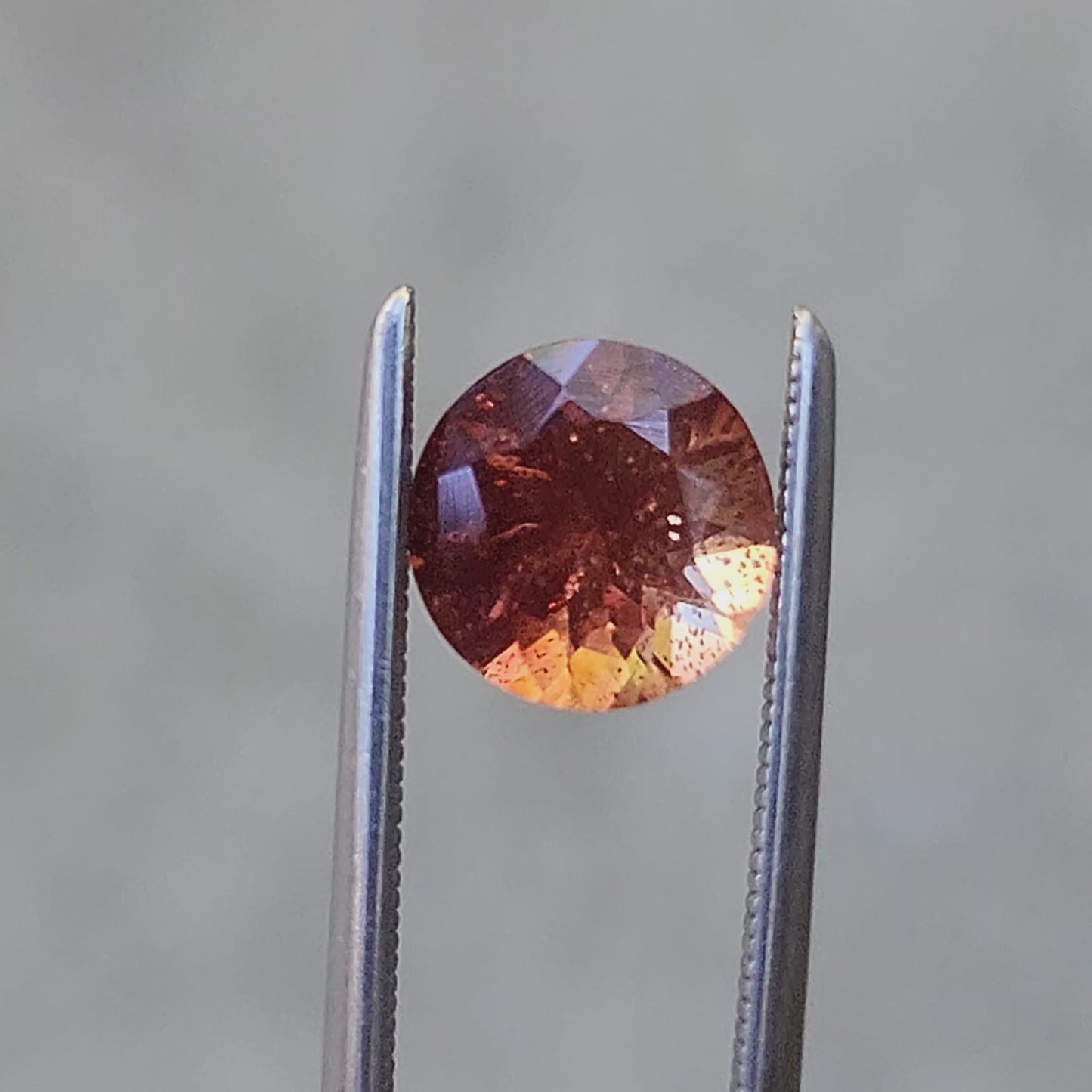 1.11ct Natural Round Faceted Oregon Sunstone 6.9mm