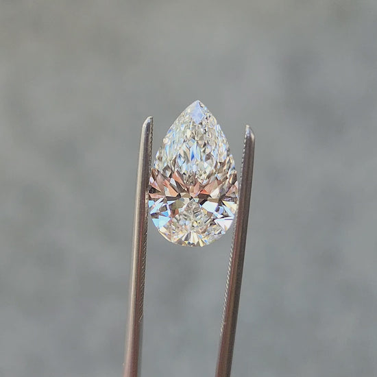 Load and play video in Gallery viewer, 2.72ct Pear Lab Diamond G/VS2
