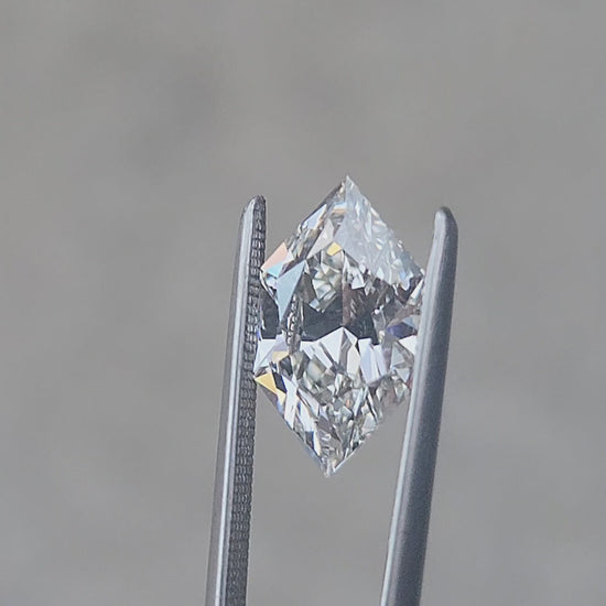 2.39ct Elongated Hexagon Duchess Cut H/VVS2