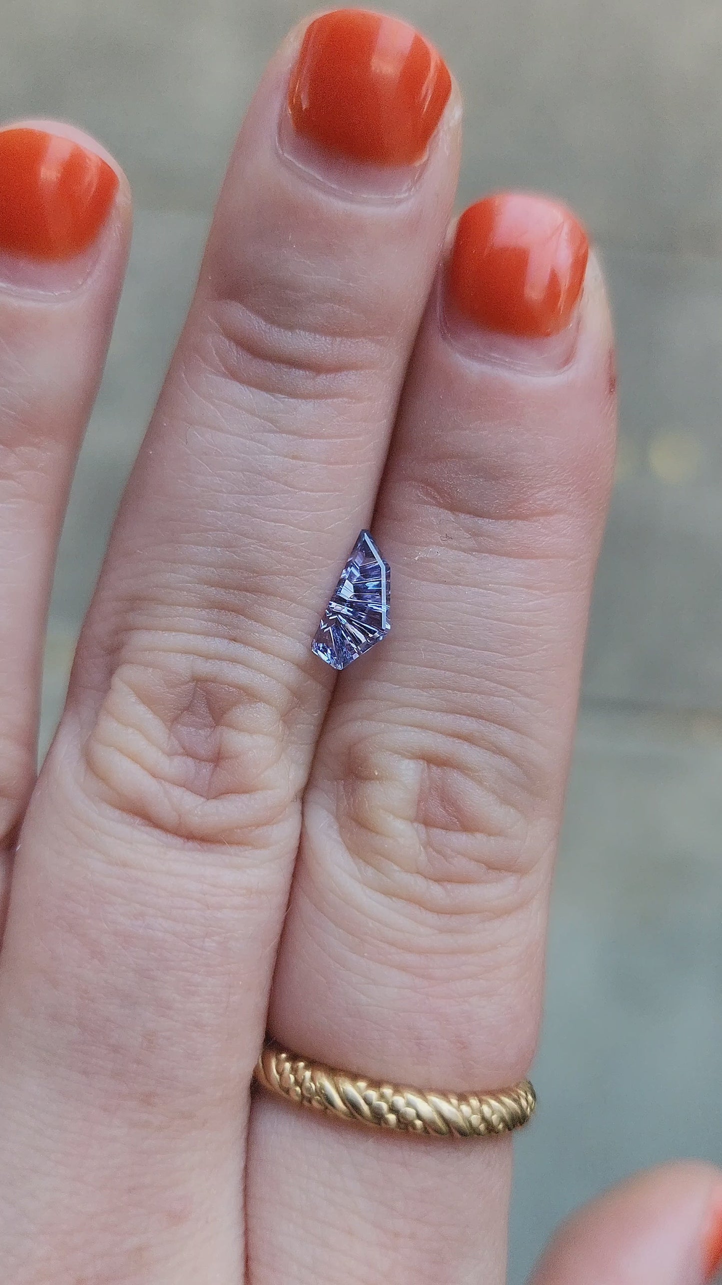 Load and play video in Gallery viewer, .88ct freeform dreamscape cut sapphire by john dyer
